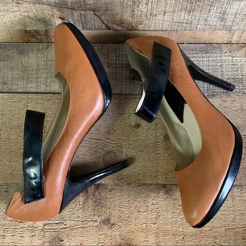 Michael Kors Two Tone Tan Black Patent Mary Jane Heels Shoes Size 9